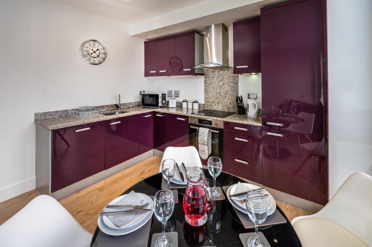 Modern & Spacious 2-Bed Flat With Secure Parking Reading Bagian luar foto