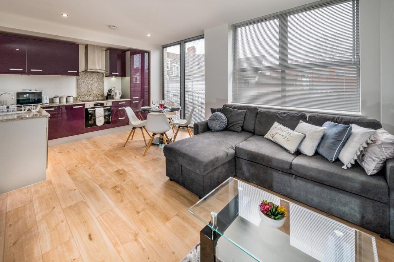 Modern & Spacious 2-Bed Flat With Secure Parking Reading Bagian luar foto